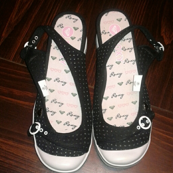 Roxy Shoes - Picture 3 of 5